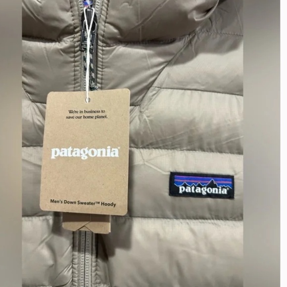 NWT Patagonia ~ Men’s Down Sweater Hoodie Puffer Jacket/Seabird Grey (Large) - Picture 5 of 7